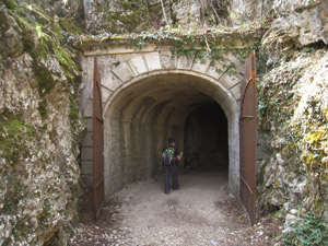 ingresso della galleria sotto al Monte Orsa,