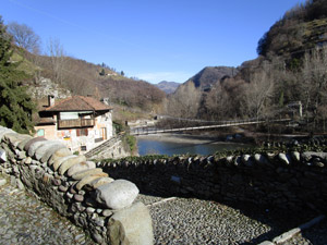 Veduta sul porto e sul ponte