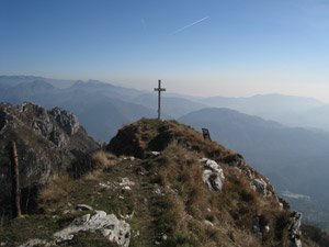 La Croce in cima alla Corna di Savallo