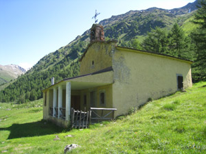 La chiesetta in località Caret