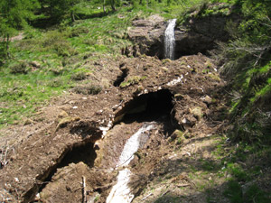 Attraversamento ultimo torrente con slavina