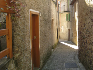 ITINERARIO N. 2: Nei vicoli di Crandola