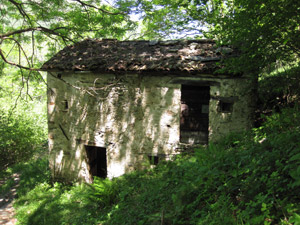 ITINERARIO N. 3: Vecchia stalla nel bosco