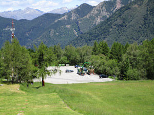 Il parcheggio dellˈAlpe Paglio e lˈinizio della Costa Bastone