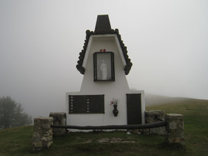 La cappella in zona Larice Bruciato
