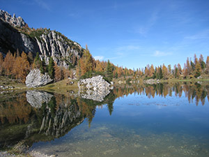 La Croda da Lago e il Lago Federa