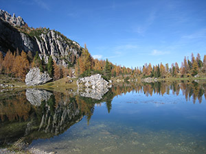 La Croda da Lago e il Lago Federa
