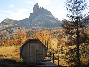 La sauna del rifugio e la Croda del Becco