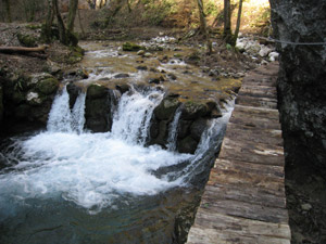 2 itinerario - Passerella sul Torrente Nozza