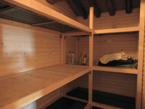 Interno del bivacco