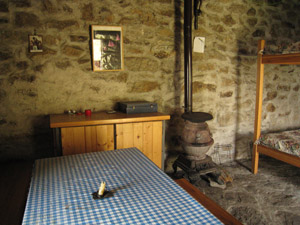 Interno del bivacco