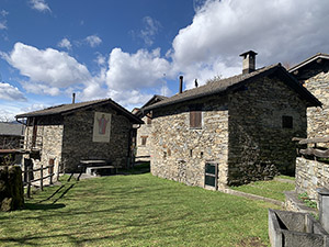 I due edifici della Capanna Pianturin