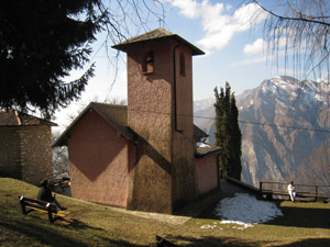 Il retro della chiesa