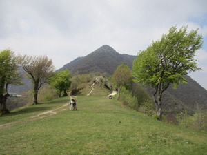 Dorsale tra il Passo Spino e il Rifugio Pirlo