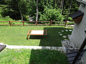 Baita Plaurent - Parziale veduta del giardino