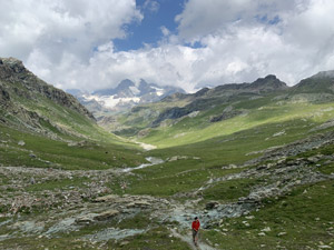 Piz Zup e Piz Argent in fondo alla valle, alle nostre spalle