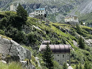 Gli edifici di servizio alle dighe