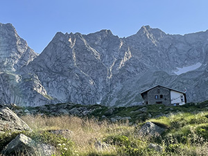 Cominciamo a vedere il Rifugio Prudenzini