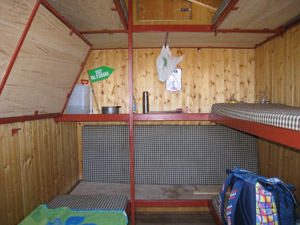 Interno del bivacco