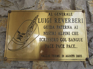 Targa sul rifugio intitolato al Generale Luigi Reverberi
