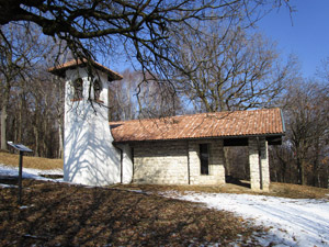 La chiesetta dedicata a San Maurizio patrono degli alpini