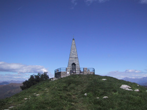 La cappellina in cima al Palanzone