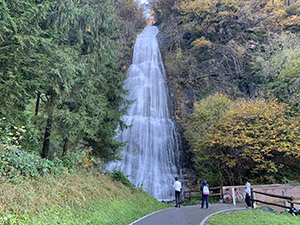 Cascata del Torrente Sprizzottolo lungo la ciclabile tra Pasturo/Baiedo e Primaluna