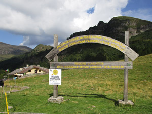 Arco che precede il rifugio