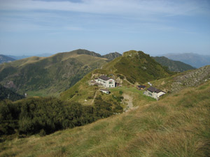 Veduta verso la Bocchetta della Cazza e il Rifugio S. Rita