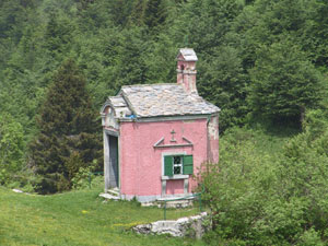 La cappellina vicino al rifugio