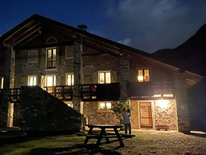 Il rifugio di notte