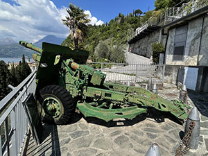 Vecchio cannone salendo a Vezio