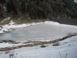 Il Lago di Valmora ghiacciato