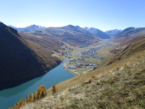 Panorama sul lago e su Livigno ...