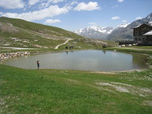 Uno dei due laghetti accanto al rifugio