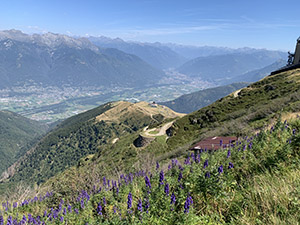 Il versante sul retro del rifugio