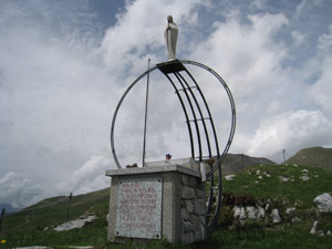 La madonnina accanto al bivacco