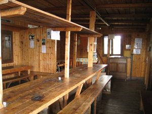 Interno del bivacco