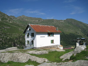 La casa del custode della diga