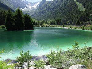 Il laghetto accanto al Rifugio Valbione
