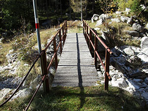 Ponticello dopo Caurga sul Torrente Valle del Truzzo