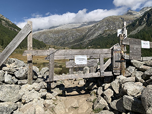 Cancello da aprire e richiudere dopo il passaggio