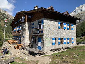 Un'altra veduta del rifugio