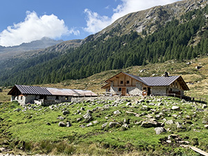 Al ritorno passiamo dalla Malga Val di Fumo