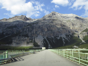 Sopra la Diga del Lago di San Giacomo