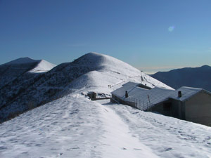 Il Rifugio e i Monti Crocione e Tremezzo