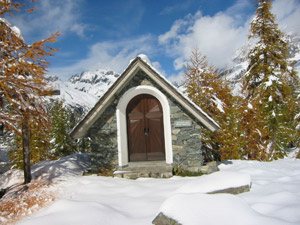 La cappellina nei pressi del rifugio