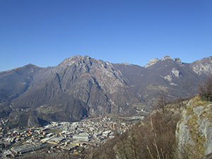 Panorama sui monti: Cornizzolo, Rai, Corni di Canzo