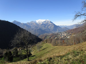 Veduta sulla valle, Moggio e le Grigne