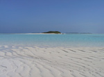 S31 (197614 byte) - Kuda Finolhu, la vicina isola disabitata raggiungibile a piedi durante la bassa marea